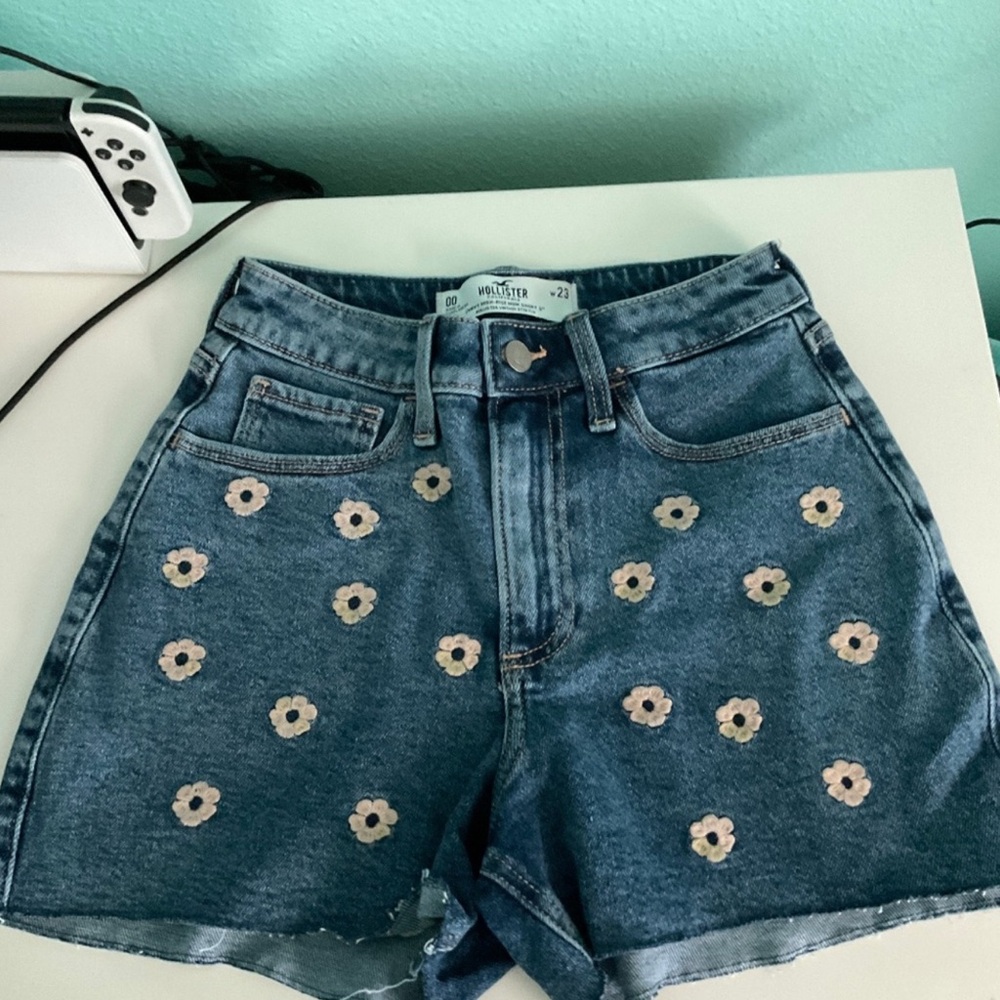 Hollister Blue Embroidered Floral Shorts